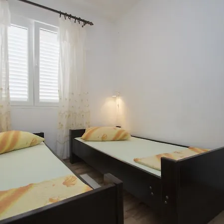 Seafront Dana וולה לוקה