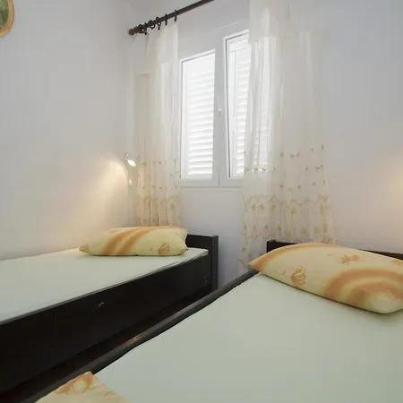 Seafront Dana וולה לוקה