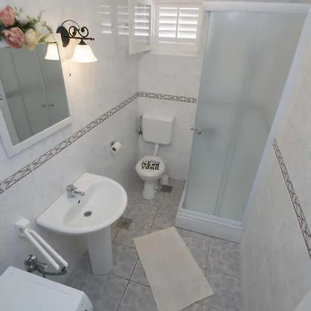 Seafront Dana Apartamento *
